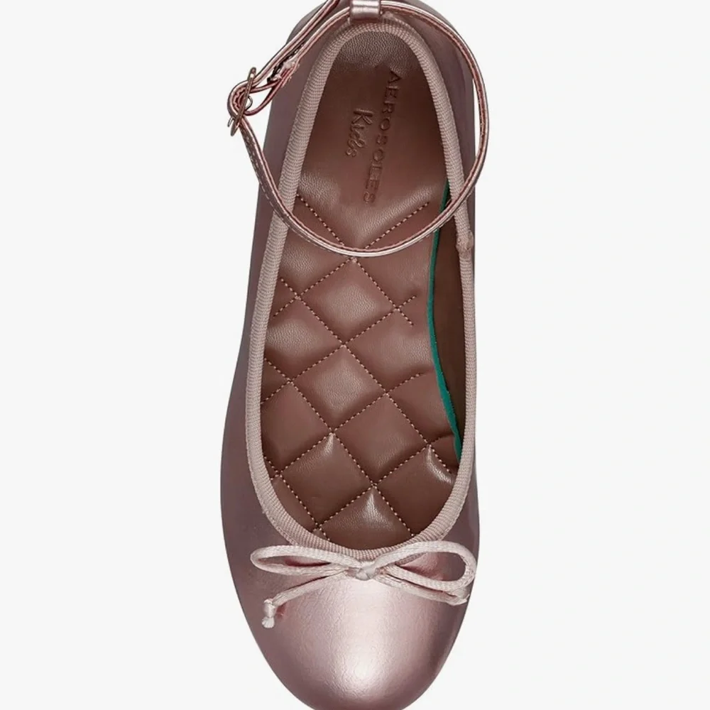 AEROSOLES meet milena